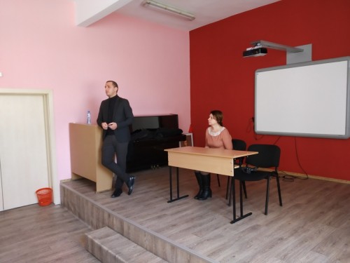 Езикова гимназия „Иван Вазов“ в “Заедно в час по етика и право”